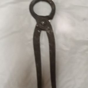 Antique Ball And Claw Carpenters Pincher